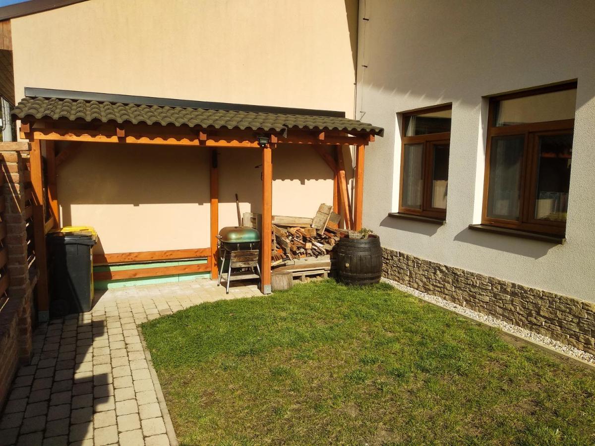 Penzion Mikulecky Kutloch Mikulčice Exteriör bild