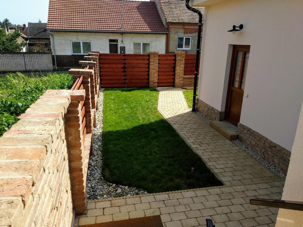 Penzion Mikulecky Kutloch Mikulčice Exteriör bild